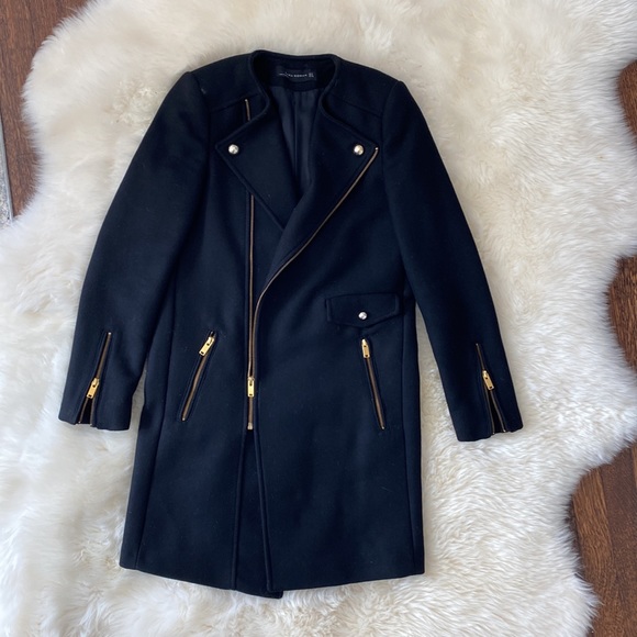 Women’s wool coat gently worn still in great condition. Black with gold Zippers. - Picture 2 of 8